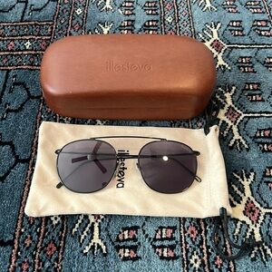 ILLESTEVA Mykonos II in black